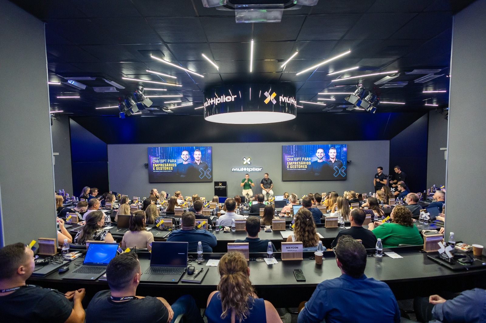 Empresa jaraguaense leva inteligência artificial ao cotidiano corporativo de empresas de todo o Brasil